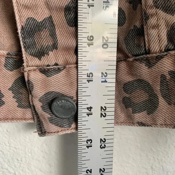 BLANKNYC  Fall Trends 2025 Leopard Print Button Denim Jacket Size Small - Picture 11 of 12